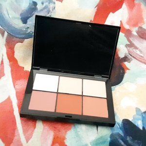 Doucce Blush & Highlighter Palette NWT
